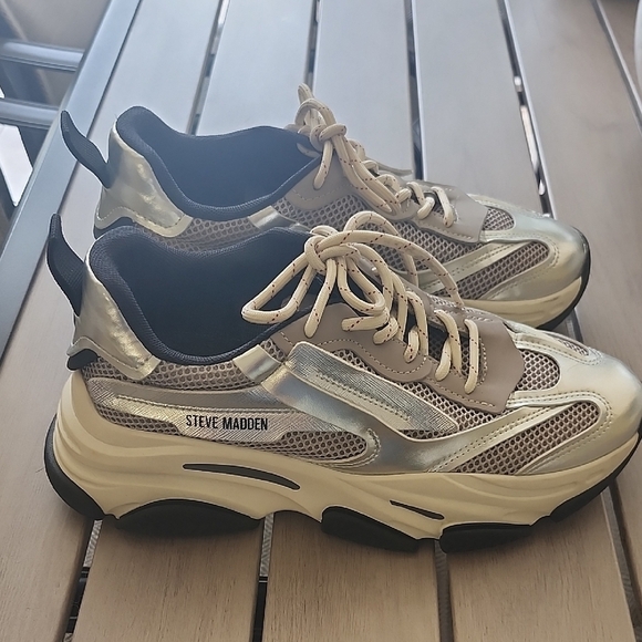 Steve Madden Stylish Metallic and Beige Sneakers - Picture 3 of 10